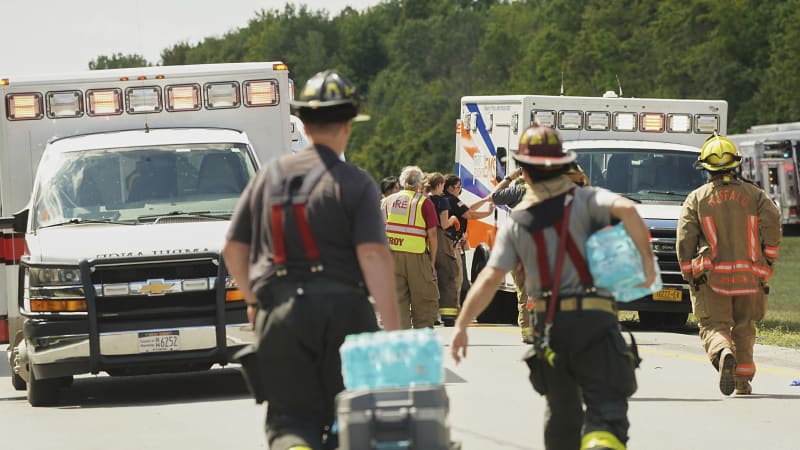 Tragická havárie u Niagarských vodopádů. Převrátil se autobus s 52 lidmi, mezi oběťmi je dítě