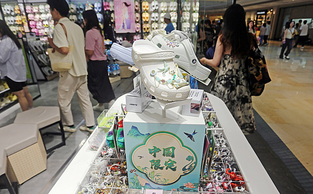 Jak crocsy dobyly Čínu. Cestičku ke vkusu zákazníků si poctivě vyšlapaly