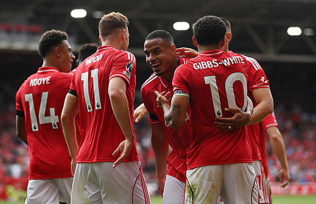 ONLINE: Nottingham hraje na Crystal Palace, v akci i Everton. Večer pak United