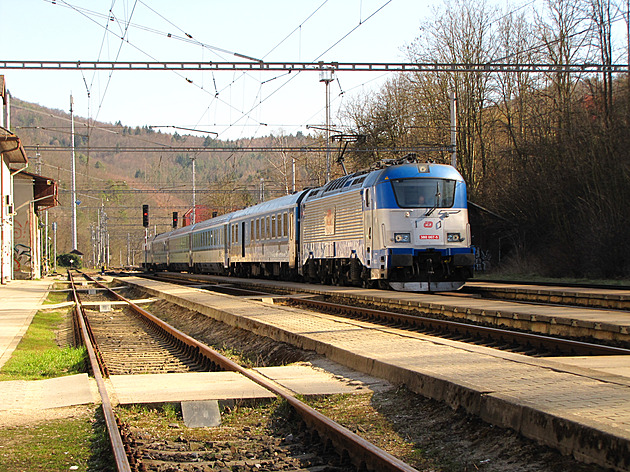 Na Českokrumlovsku vlak usmrtil člověka, podle policie šlo o sebevraždu