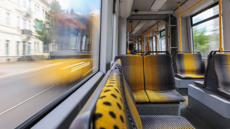 Málem jsem oslepl, řekl Američan pobodaný v Drážďanech. Upozornil na problém migrace