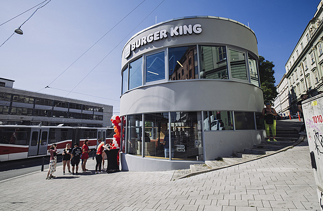 Z Čedoku je Burger King. Avantgardní ikoně Brna se vrátil původní vzhled