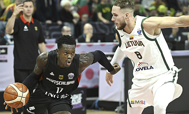 Němci znovu pokořili stovku bodů, odnesla to Litva. Schröder si stěžoval na rasismus