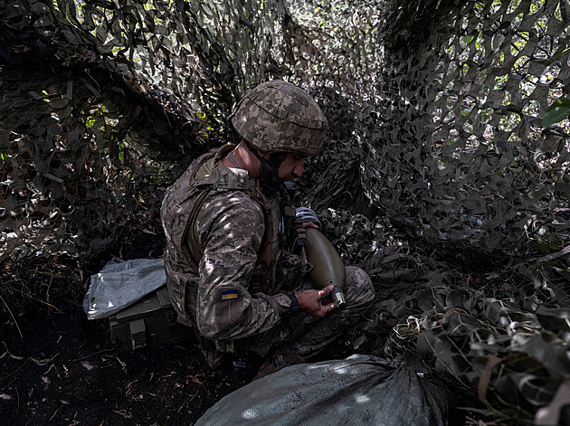 „Krabí klepeta“ odříznuta. Ukrajinci tvrdí, že obklíčili ruské jednotky u Dobropillje