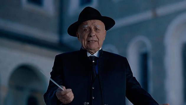 Takové zlo nezná ani Wednesday. Na její seriál láká Ivan Mládek a jeho Jožin z bažin