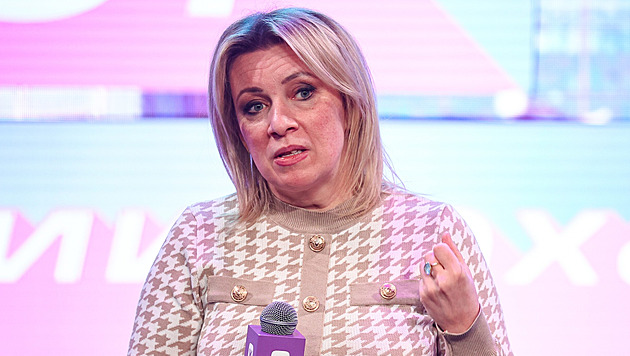 Zahraniční vojska na Ukrajině jsou pro Rusko nepřijatelná, reaguje Kreml na plán EU