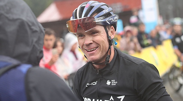 Je úleva odjet domů. Šampion Froome se po vážném zranění vrátil z nemocnice