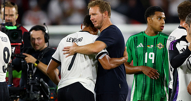 Pískot nikomu nepomůže. Fanoušky chápu, lístek něco stojí, uznal německý kouč