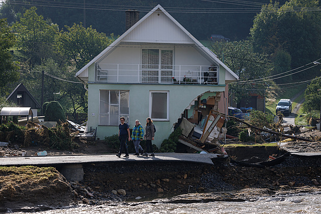 Rok od povodní: rány se nehojí. Obnova obcí je pomalá, zoufají si lidé na Jesenicku