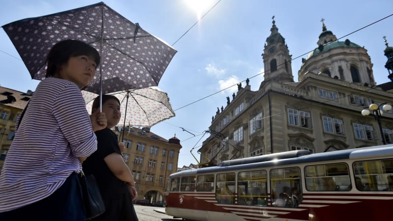 RADAR: Do Česka vtrhne teplá fronta. Brzy se vrátí léto, teploty půjdou strmě nahoru