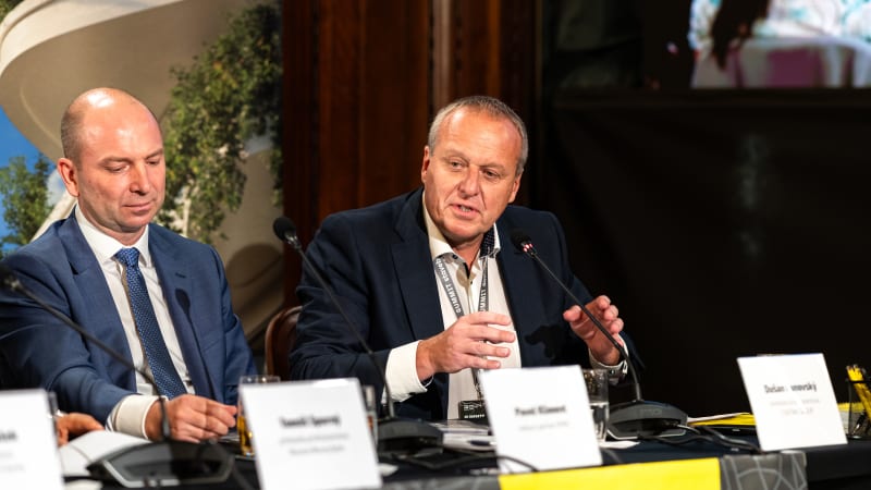 Kunovský: Lidé čekají na byty jak na pomeranče za socialismu. Řítíme se do velkého průšvihu