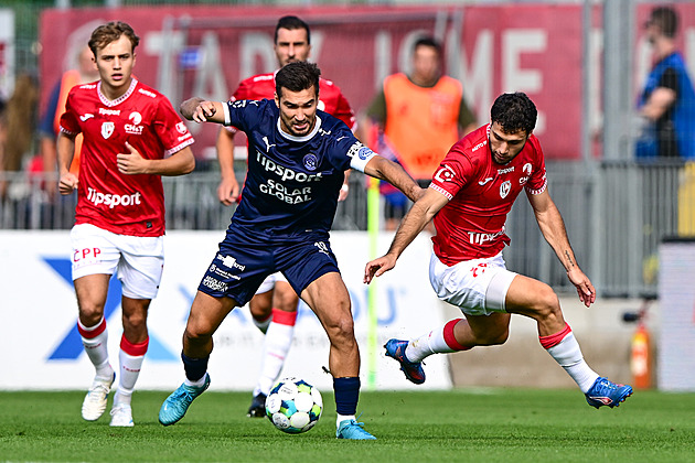 Pardubice - Slovácko 1:1, hosté vedli po kiksu Konečného, po půli srovnal Tanko