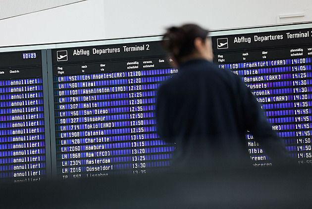 Letiště v Mnichově přerušilo provoz, kvůli zpozorovaným dronům zrušilo 17 letů