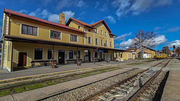 V roce 2029 pojedou do Volar elektrické vlaky. Autoři petice chtějí víc úprav