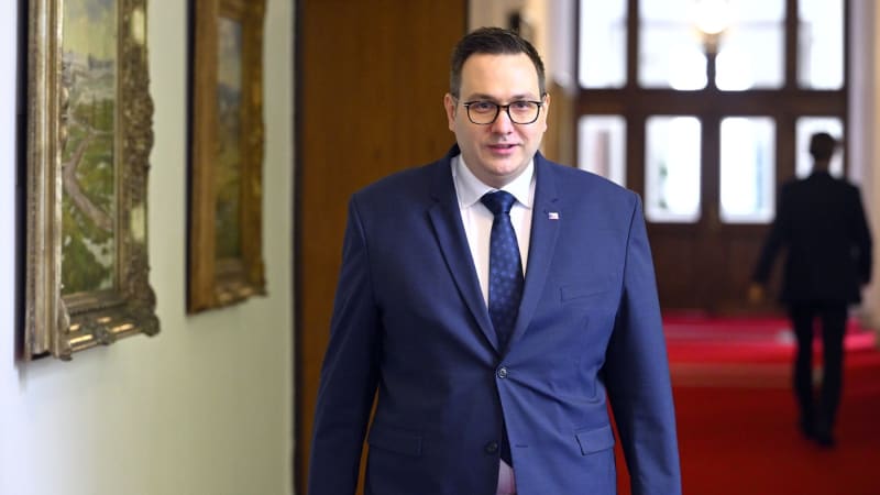 Lipavský vysvětluje výrok s Leninem: Lituji toho, citovat masového vraha bylo nevhodné