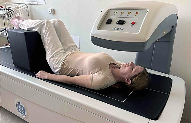 Přístroj odhalí riziko zlomenin, v Jihlavě však vyšetření VZP zatím neproplatí