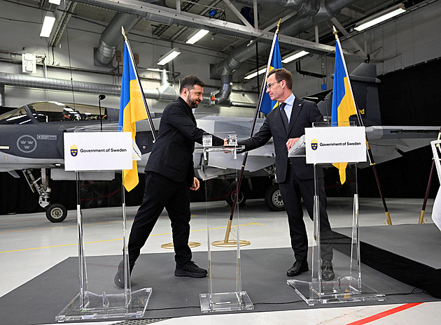Ukrajina chce od Švédska koupit až 150 gripenů, uzavřely předběžnou dohodu