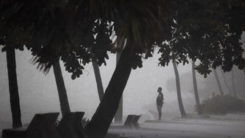 Bouřné monstrum Melissa: Karibiku hrozí nejničivější hurikán v historii. Již zabíjí