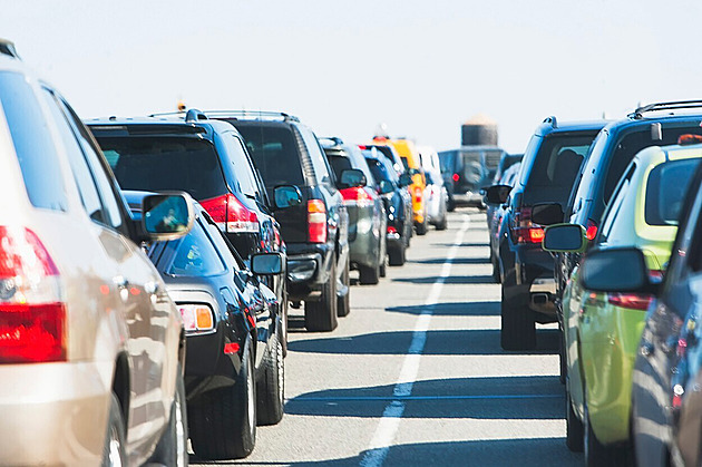 Autobusy z Říčan do Prahy měly v ranní špičce až půl hodiny zpoždění