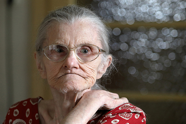 Jako mladá gymnazistka seděla ve Vlaku svobody. Aš oplakává zesnulou pamětnici