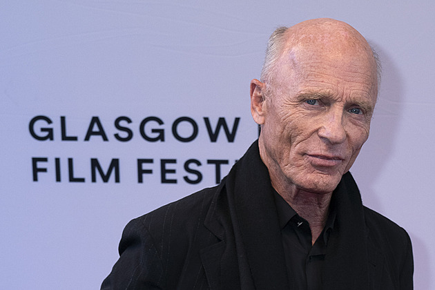 Ed Harris po slávě a luxusu nikdy netoužil. V Hollywoodu má pověst seriózního muže