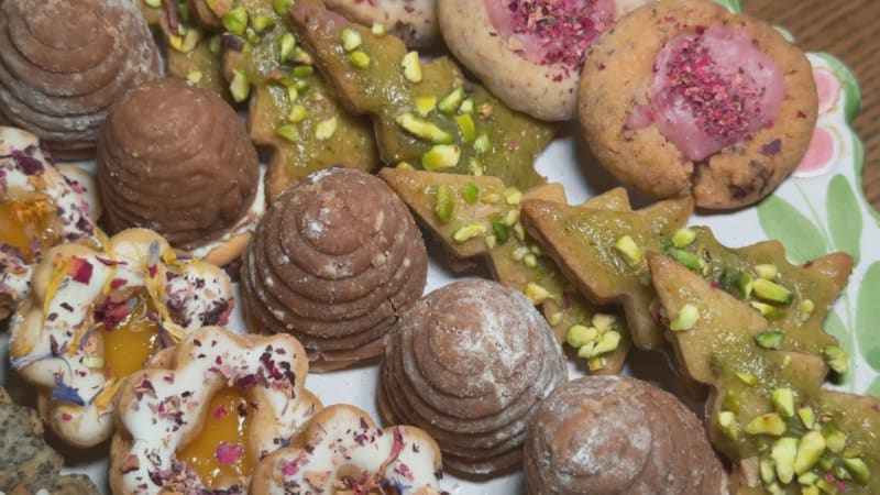 Cukroví s blahodárnými účinky? Zkusit můžete polevu ze smrkových výhonků či náplň s meduňkou