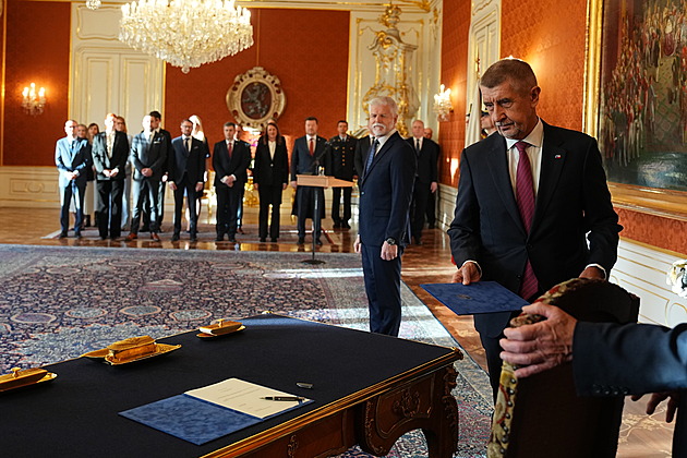 PŘEHLEDNĚ: Babišovi ministři. Kdo je kdo v nové vládě ANO, SPD a Motoristů