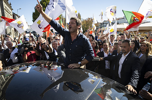 „Romové musí dodržovat zákon.“ Favorita voleb v Portugalsku soudí kvůli kampani