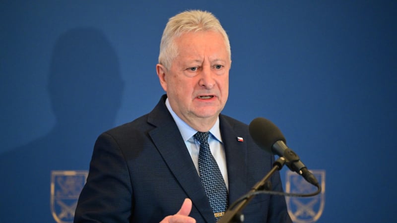 Česko bude podle Zůny v podpoře Ukrajiny pokračovat. Špičky SPD ho rychle korigovaly