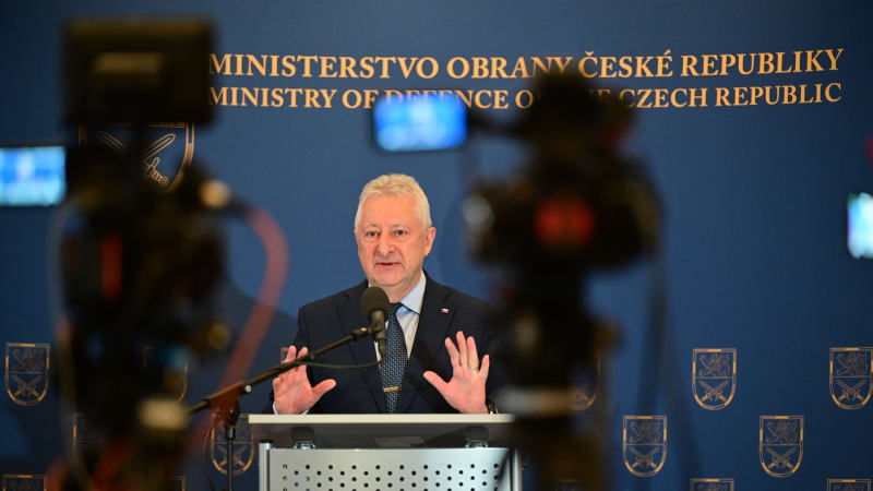 „Ministr se porouchal.“ Kritika Zůny uvnitř SPD sílí, Rajchl je připraven resort převzít