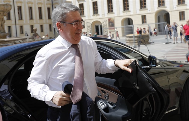 Putin odvolal velvyslance v Česku, který kryl Vrbětice, řešil Koněva i Němcovou