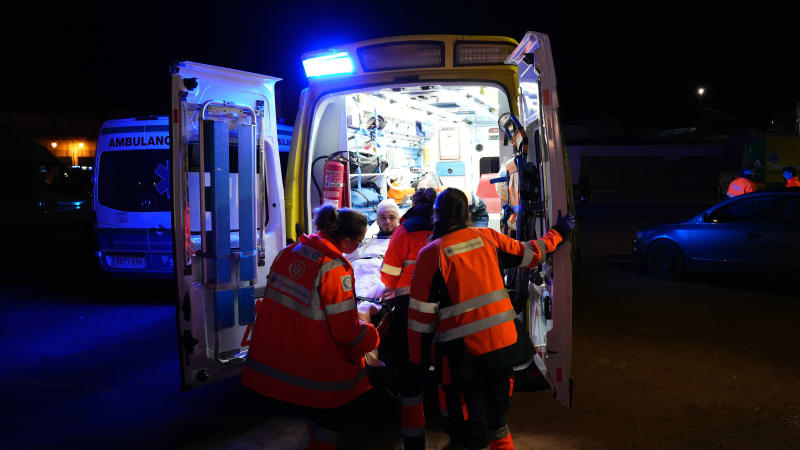 Další neštěstí ve Španělsku: Vlak narazil do zřícené zdi. Desítky zraněných, několik těžce