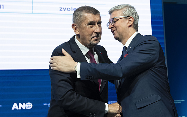 Babiš obhájil post šéfa ANO, dva byli proti. Jeho zástupce Havlíček měl větší podporu