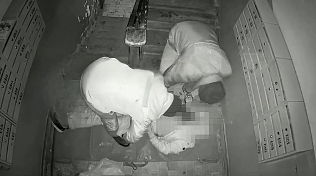 VIDEO: Ruští funebráci okradli zemřelého, natočila je při tom kamera