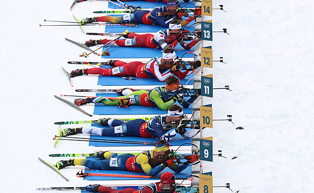Biatlon na ZOH 2026 ONLINE: Bezchybný Krčmář odjíždí z druhé střelby desátý