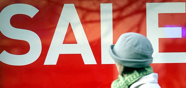 Únorové slevy nábytku: Jak poznat skutečnou slevu od triku prodejce