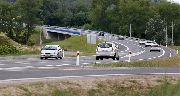 Deset tisíc za metr? Město odmítlo koupit pozemky pro obchvat, věří ve vyvlastnění