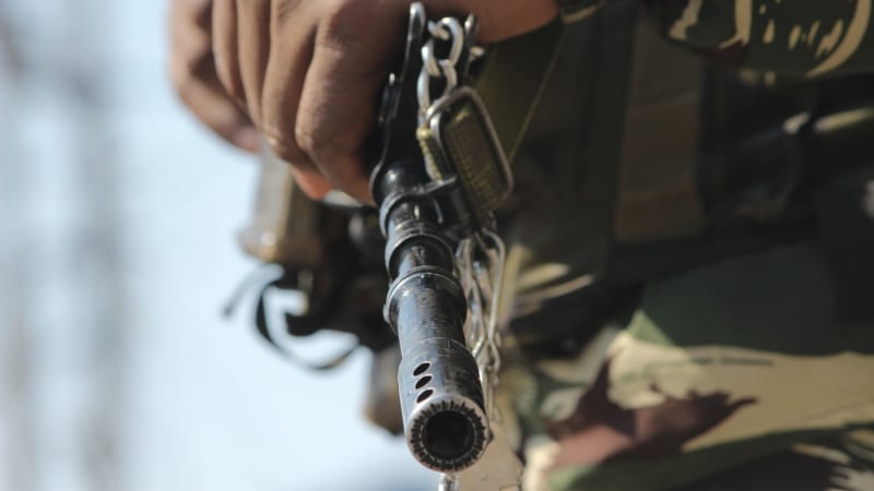 Lotyšské děti se ve školách učí střílet. Na válku s Putinem chystají i rusky mluvící studenty