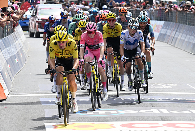 Horské finále i celé Giro patří Vingegaardovi, na Piancavallu slaví popáté