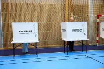 Švédové ve volbách rozhodují o nové vládě, čeká se těsný souboj levice a pravice