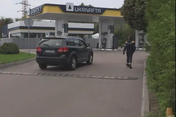 Rusové útočí na ukrajinská města, benzinky a sklady. Místní ví, jak reagovat