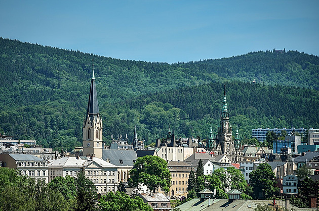 Rozhodují o vás bez vás. Tato česká města nejvíce mlží