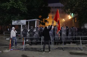 Protest v Prištině kvůli pravomocím soudu v Haagu přerostl ve střety s policií