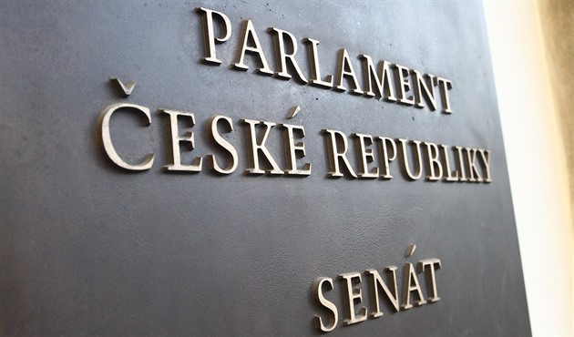 Výsledky voleb do Senátu: První kolo v kraji vyhráli Brzyszkowská, Pešatová a Šimetka
