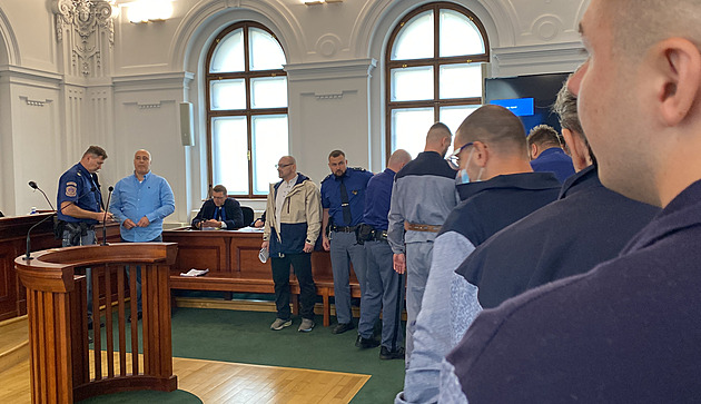 Jako továrna na drogy. Ve varně měli i stroj na vyjímání tisíců tablet z blistrů
