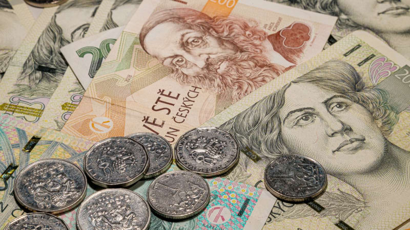 Česká koruna v Ústavě? Jen politický marketing vlády bez praktického dopadu, říkají ekonomové
