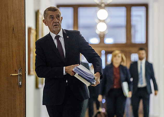 Koalice urychlí jednání o konci poplatků ČT.  Babiš termín ví, nechce ho říci