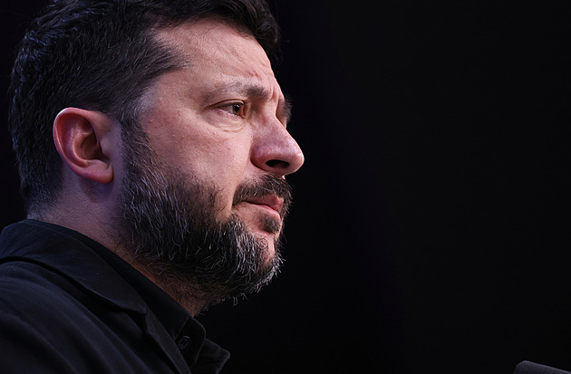 Ukrajina nepřistoupí na omezení armády ani neutralitu, říká Zelenskyj